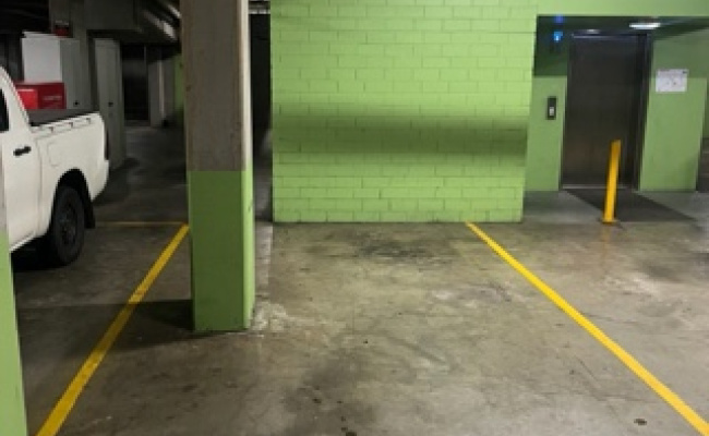 Indoor secure parking lot near Fishmarket Sp 52