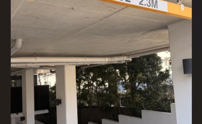 Easy, convenient parking! Walking distance to Ipswich Rd bus stops (for PA, Mater, city, Gabba)