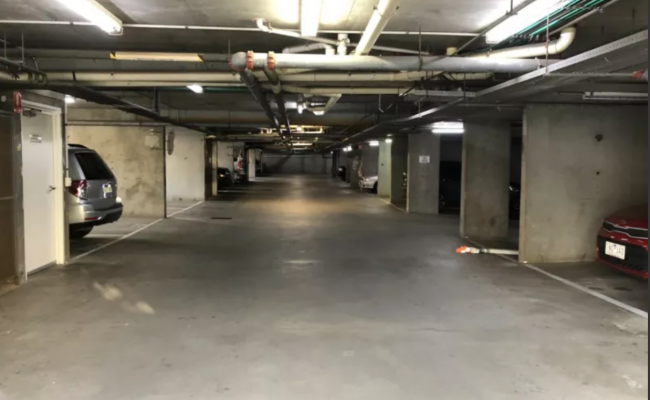 Southbank - Secure Underground Parking near Tram Stops and small walk to the CBD
