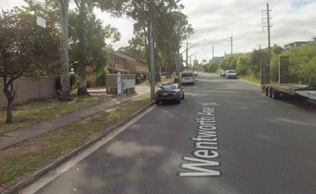 House parking space for Rent in Wentworthville near Train Station