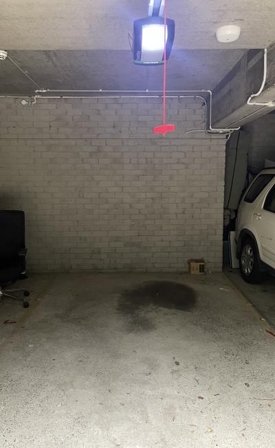 Lock Up Garage for rent - Ideal for storage - available for May 2025 ONLY