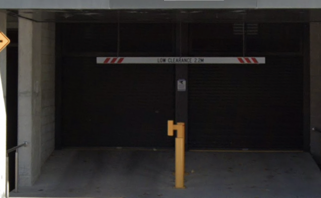 Car Parking in Canberra City (West Row)