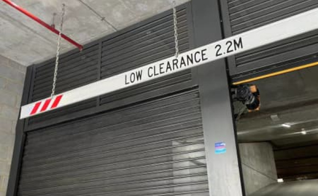 Secured parking in City (45 West Row)
