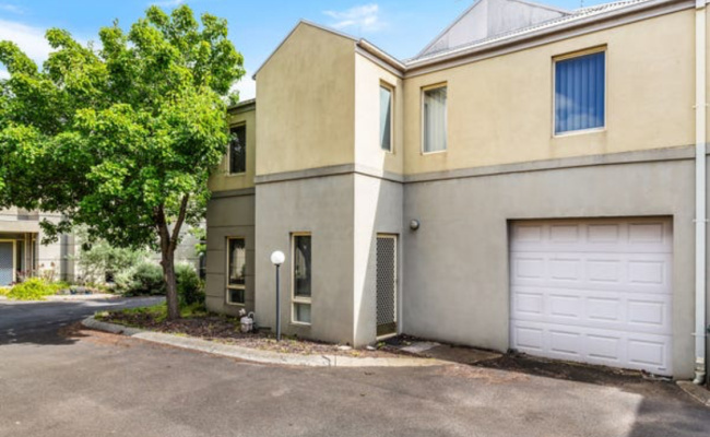 Secure Lock-Up Garage for Parking & Storage in Northcote