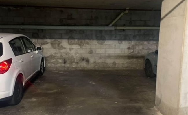 Secure car park at Kangaroo Point near ferry stop