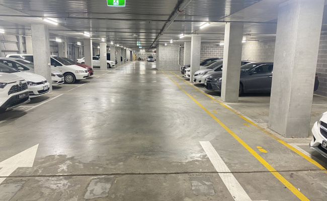 Box Hill Central, Whitehorse Tower/The Chen parking lot