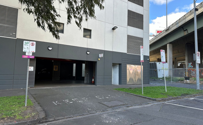Parking space available at Whiteman Street