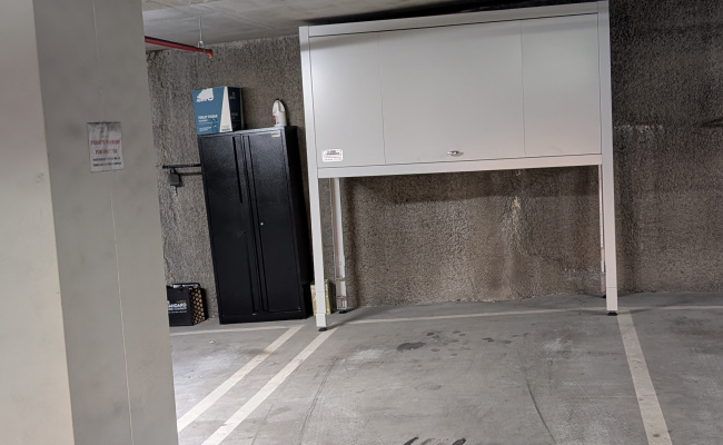 Fortitude Valley - Secure Basement Parking Space near Train Station