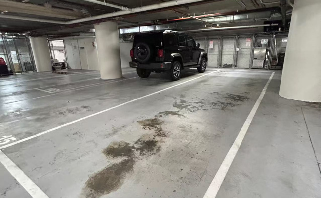 Secure indoor Tandem (double) Parking at William St Melbourne