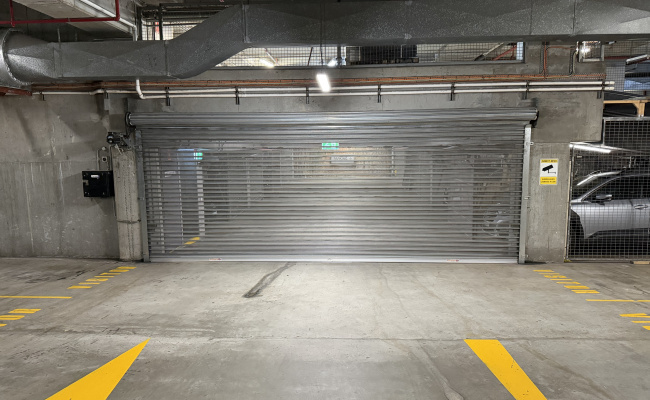 Secure Lock-Up Space on William St 3 Mins to North Sydney Station