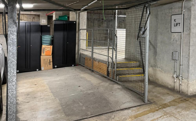 Secure Lock-Up Space Mon-Sun 3 Mins to North Sydney Station