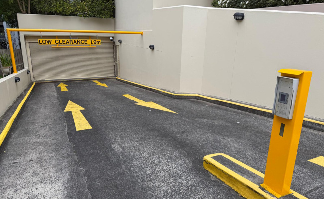 Secure Lock-Up Space Mon-Sun 3 Mins to North Sydney Station
