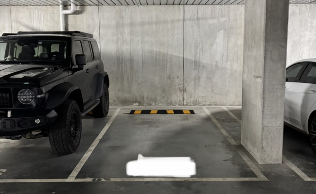 Great parking near Westfield Doncaster Shopping Centre and Skybus stop to Airport