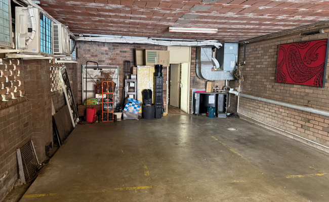 Great Undercover Space in Crows Nest