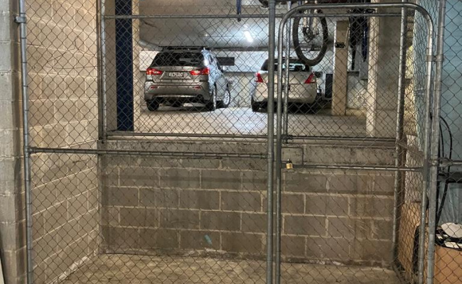 Parking space and storage cage on the footsteps of Crows Nest