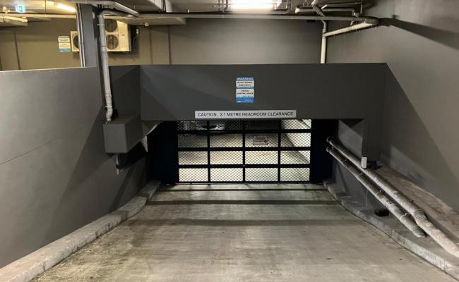 Parking space and storage cage on the footsteps of Crows Nest