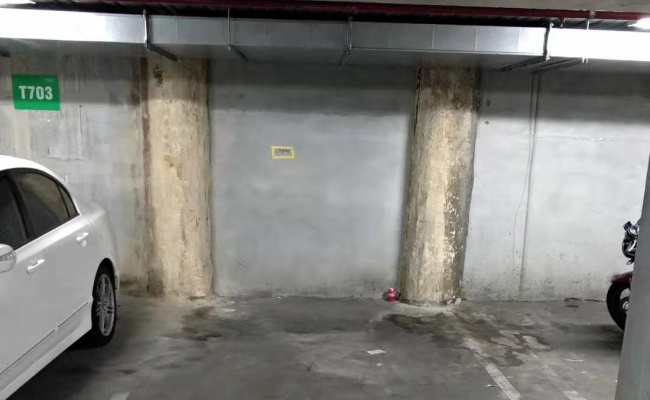Car park space available in Melbourne City