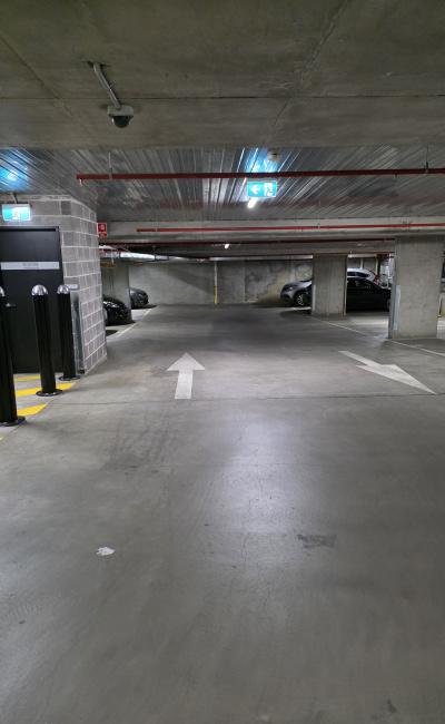 Secure Undercover Parking near Chapel St- walk to trains or trams