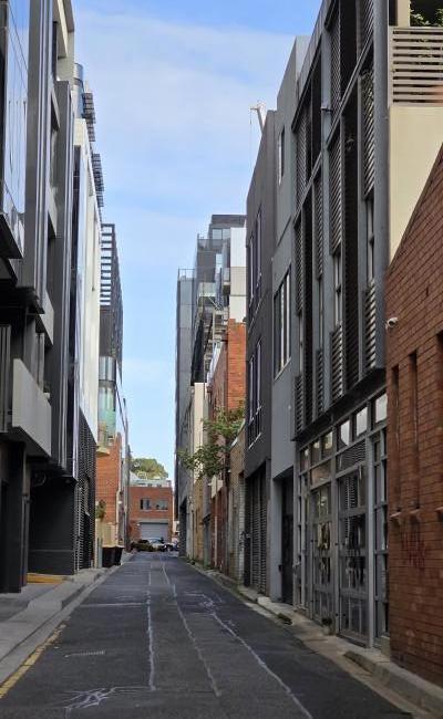 Secure Undercover Parking near Chapel St- walk to trains or trams