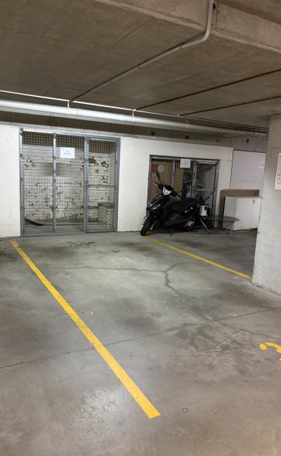 Secure parking space central Surry hills