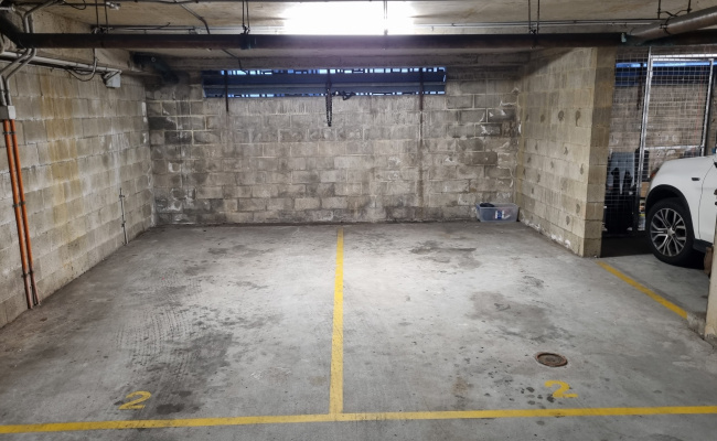 Cremorne - secure underground parking - walk to Redlands school