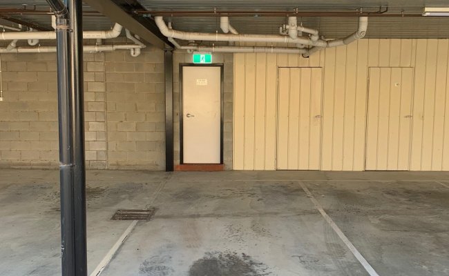 Braddon - Undercover Parking Close to the city