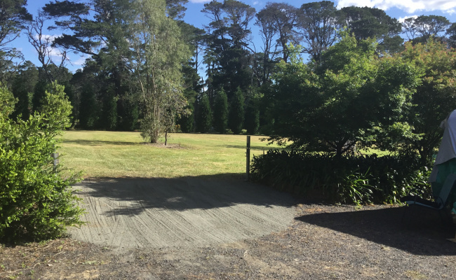 Caravan storage close to freeway at Somersby