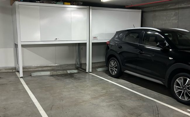 Convenient parking space close to CBD and Green Square