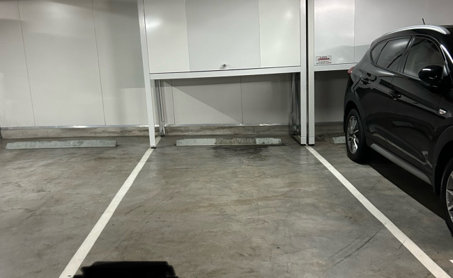 Convenient parking space close to CBD and Green Square