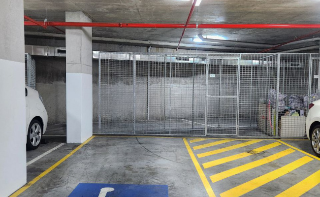 Large Indoor lot 2 min walk from Hurstville station