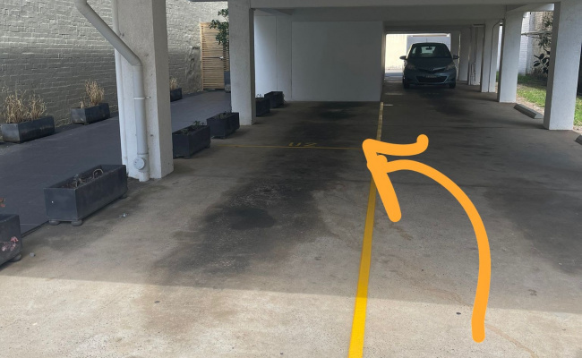 Undercover space near Bondi Westfield and Waverley Oval