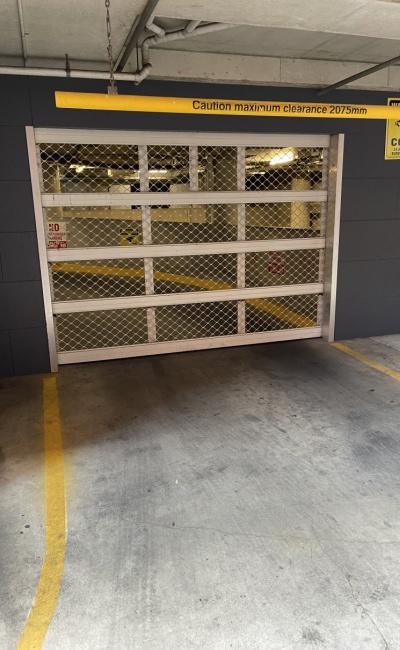 LOCATION!!! great parking in the heart of CBD