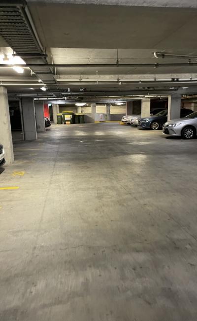 LOCATION!!! great parking in the heart of CBD