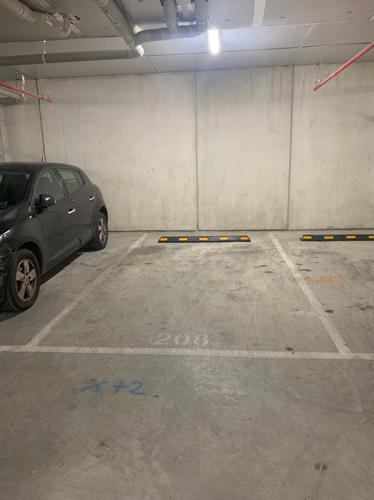 Secure Gated Parking close to Oakleigh Station