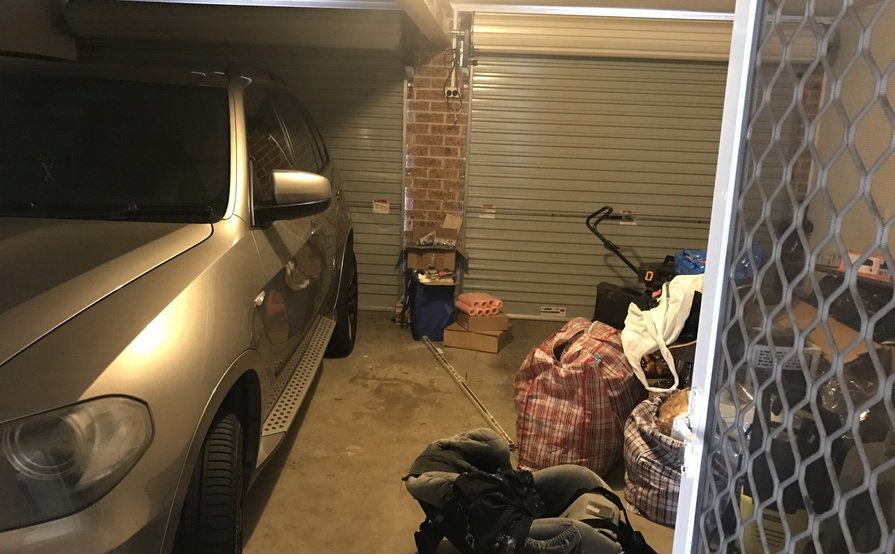 Double garage in Georges Hall