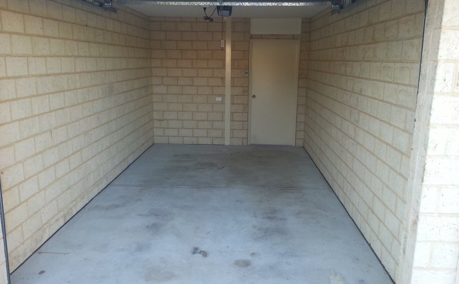 Single Garage in Thornlie Perth Close to Airport