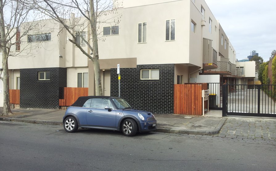 Carlton - Secure Undercover Carpark near Bus Stops