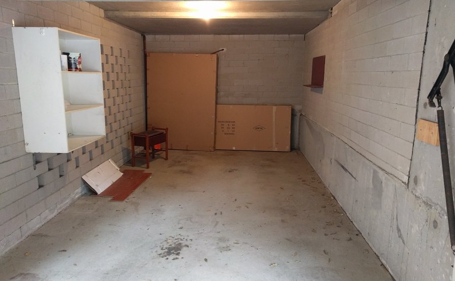 Westmead - Secure Garage for Parking/Storage near to Station!
