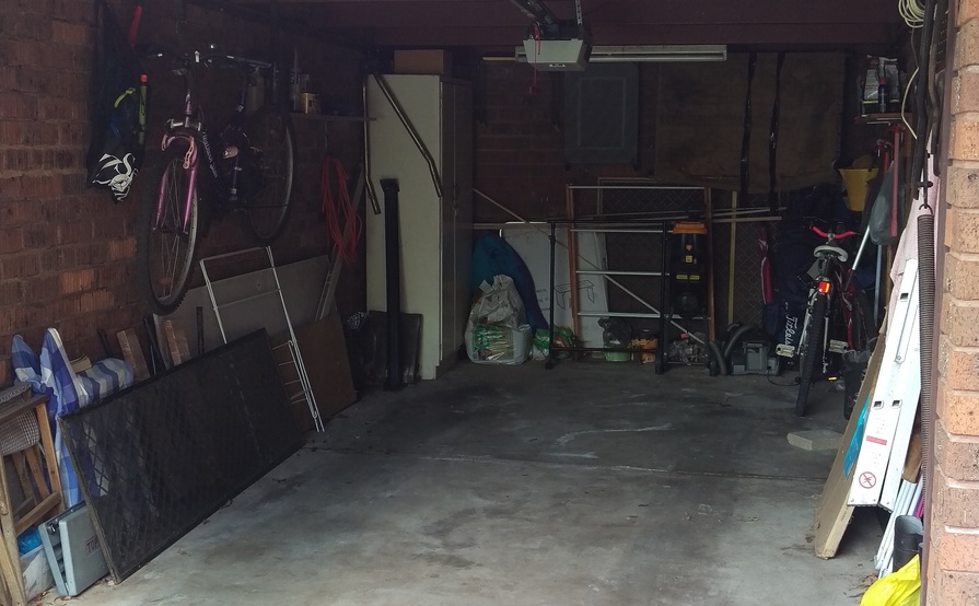Single garage in Mornington close to beach and boat ramp available from November to end of March (5 months).