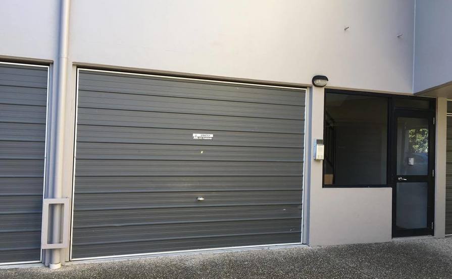 Single Garage in St Lucia - just 5 min walk to UQ !! (Strictly for parking not for storage)