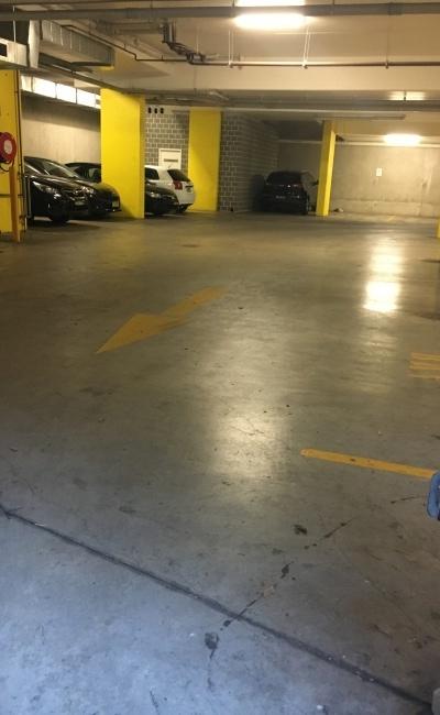 Secured carpark space available in Campbell st