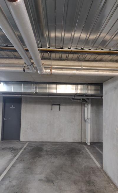 Docklands - Secure Indoor Parking Available