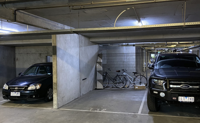 Southbank  - Indoor Parking Close to Shire of Remembrance
